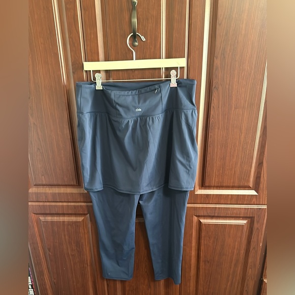 Zuda athletic skirt with built in leggings - Picture 1 of 5